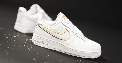 nike air force dames wit goud|Nike Air Force 1 outfit.